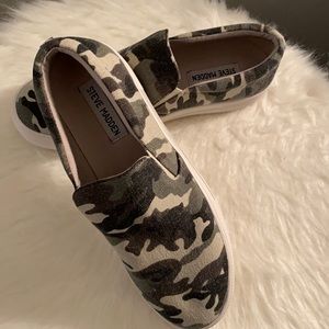 Steve Madden Camo Sneaks